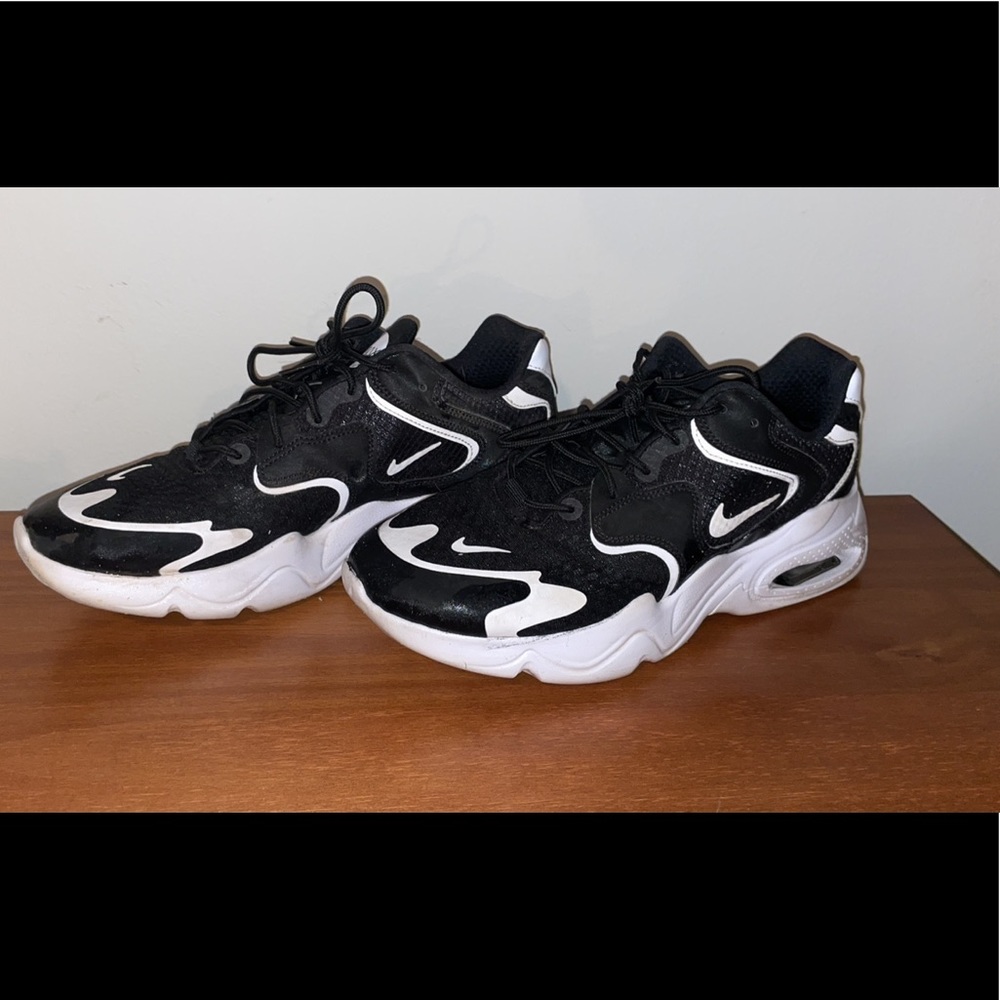 Men’s Nike Airmax size 9
